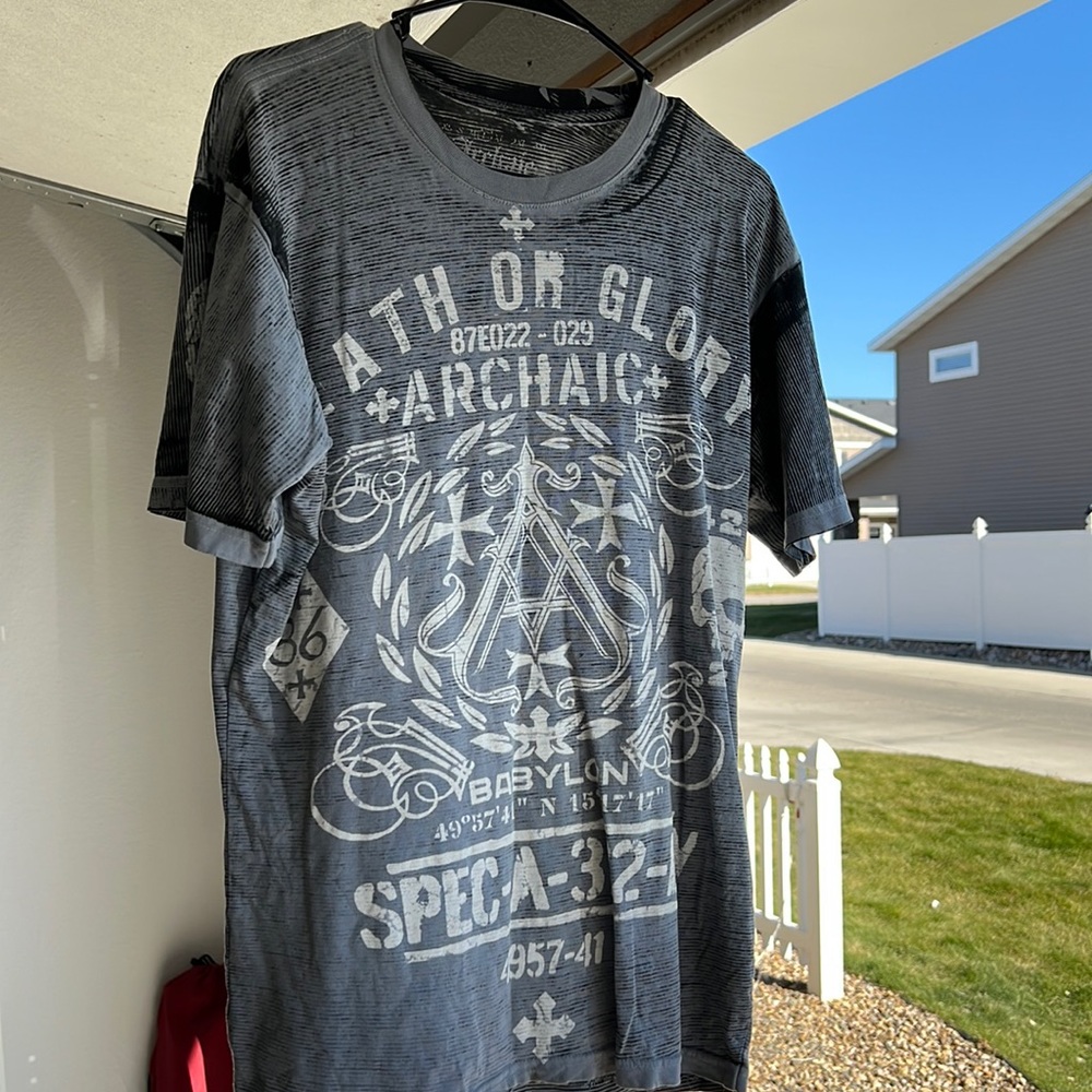 Archaic short sleeve tee
